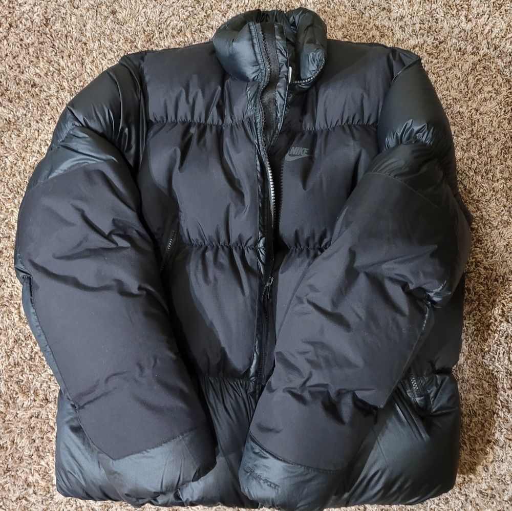 Nike therma-fit puffer coat